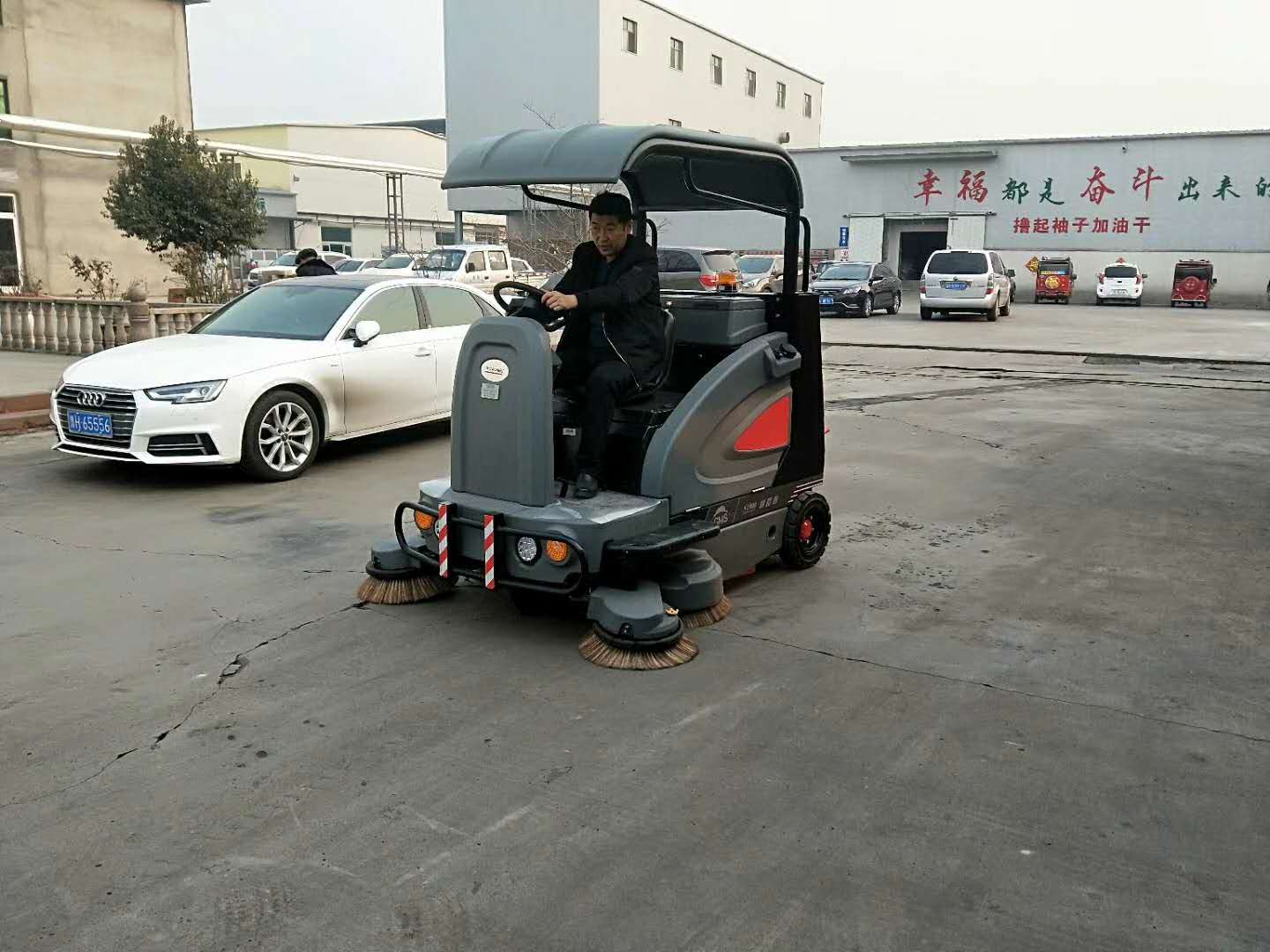 電動道路掃地車